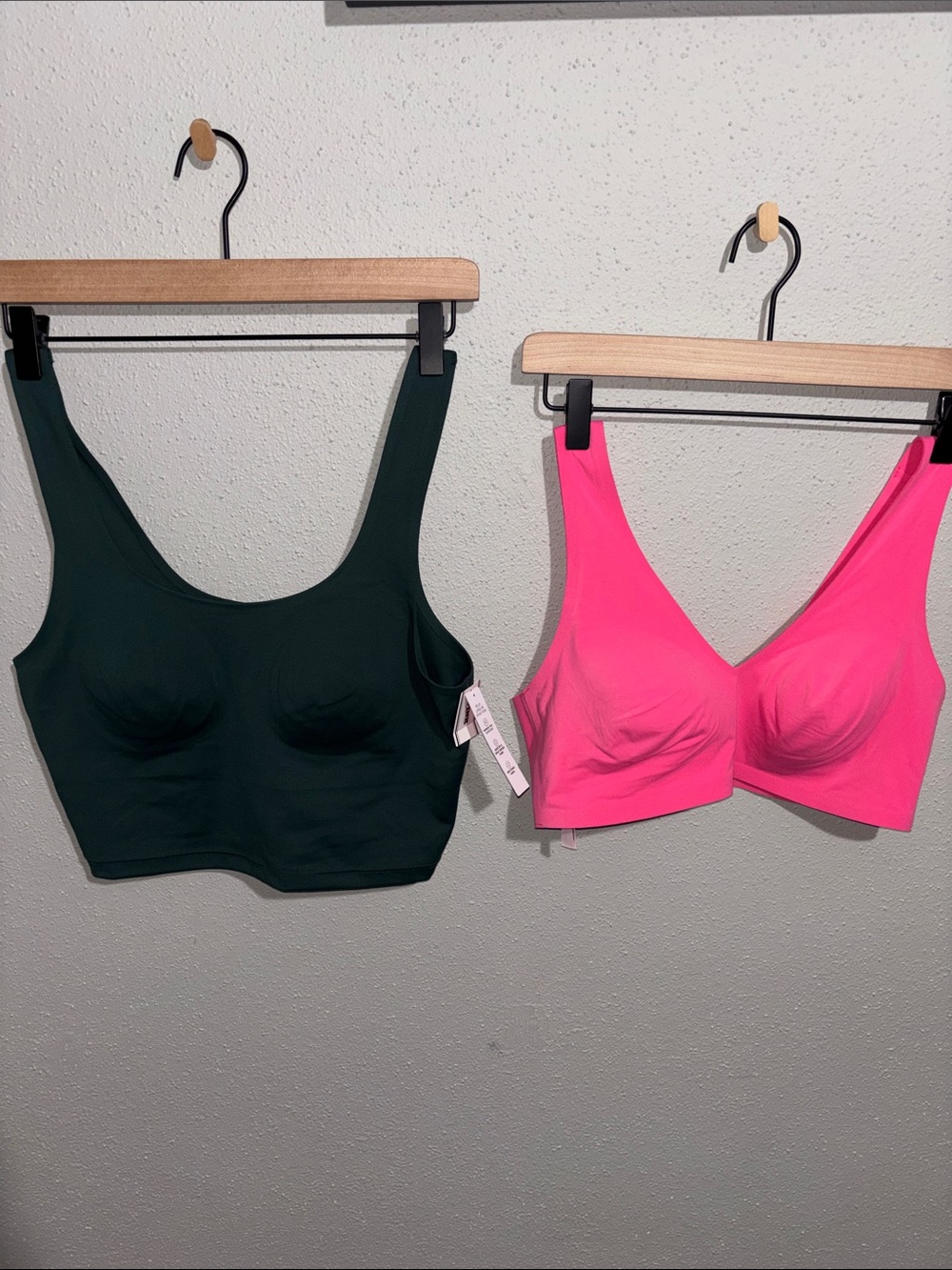 PINK Victoria's Secret - NWT- Wireless Bralette bundle (size Large)
